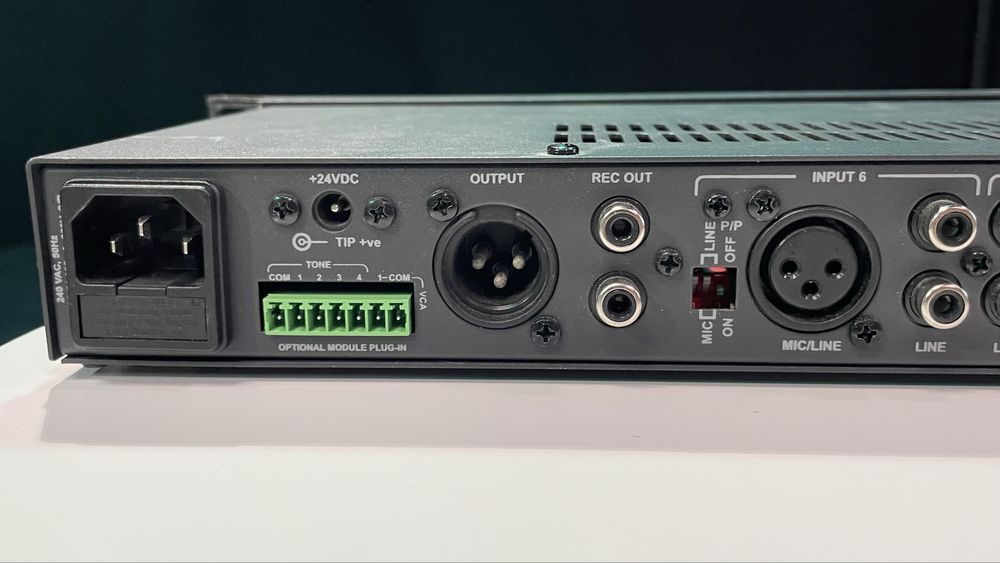 Australian Monitor MX61