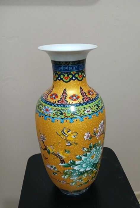 Jingdezhen. Sygnowany Chinski porcelanowy wazon