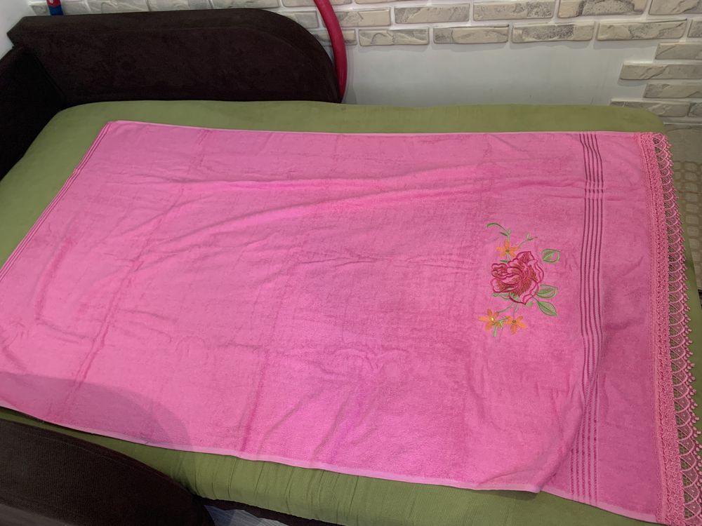 Полотенце банное новое розовое!Большое 160/96см.