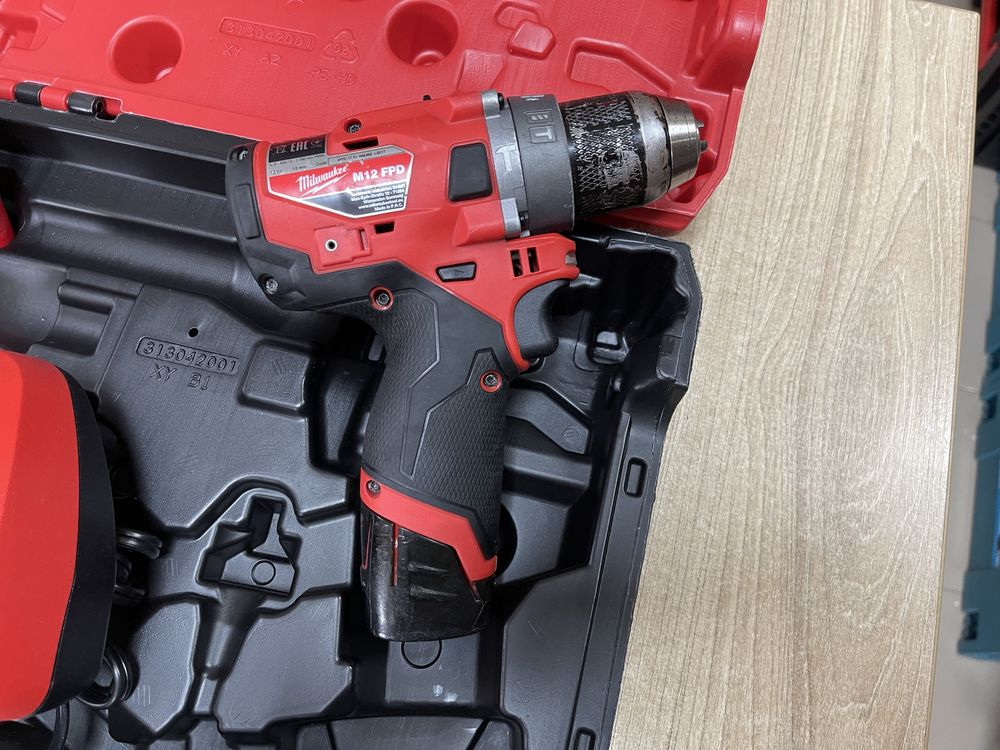 Milwaukee M12 FPD / ударний шуруповерт Мілвокі