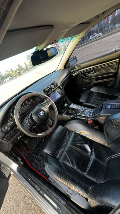 Продам BMW e39 523i