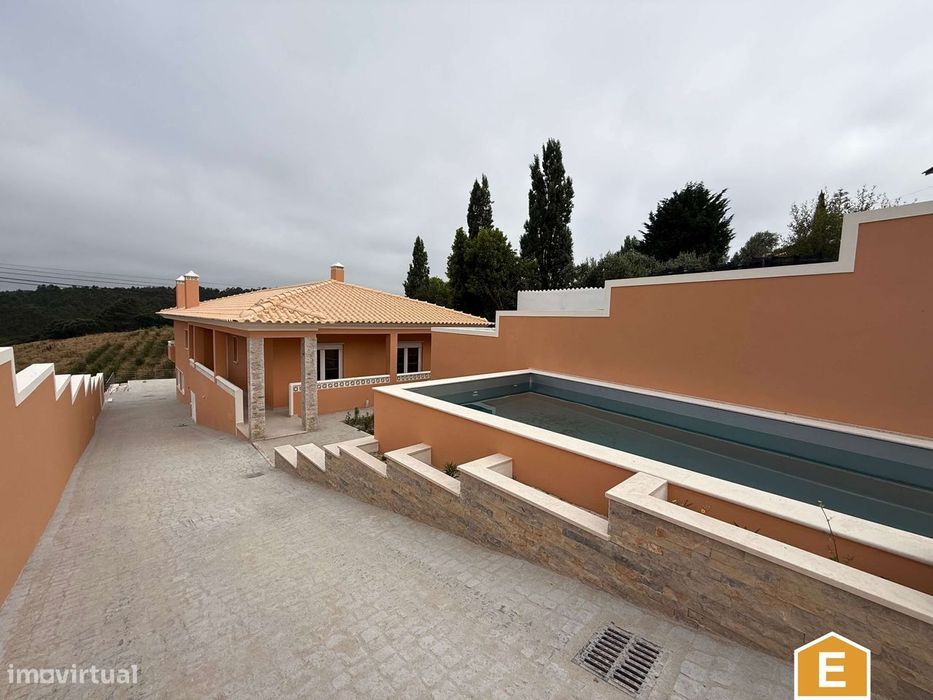 Moradia T3 com piscina e terreno - a 7 min. carro de Caldas da Rainha