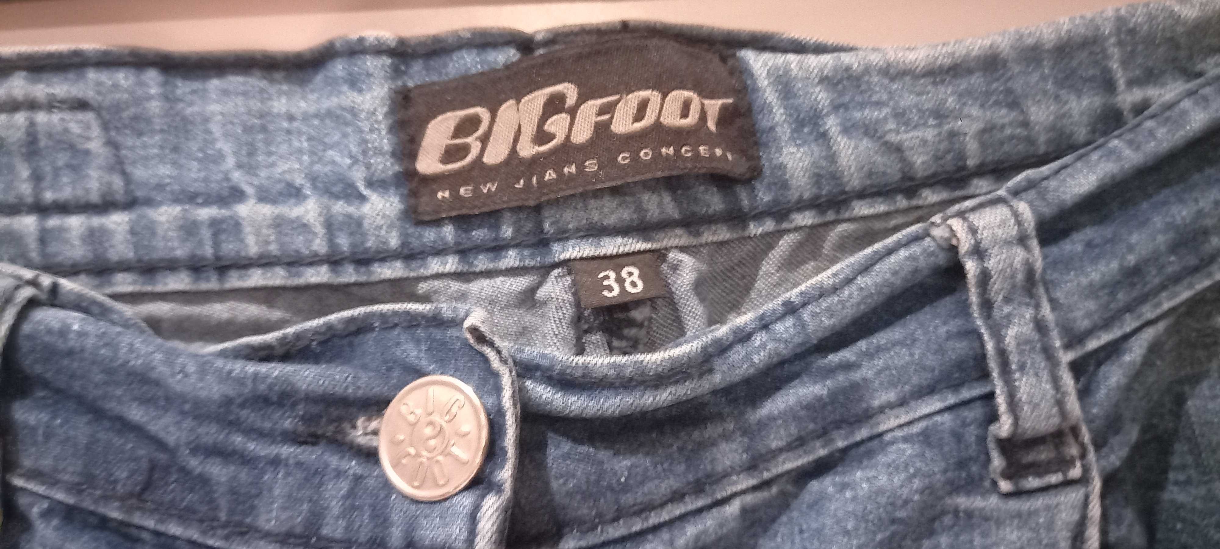 Corsários pelo joelho, em ganga - 38 - BigFoot