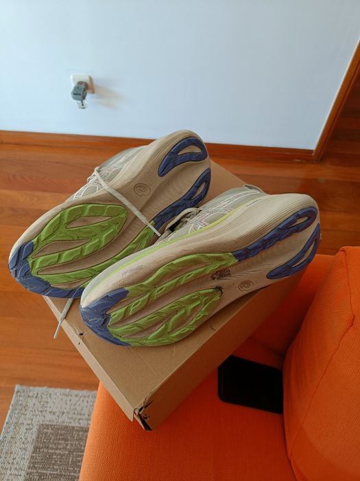 ASICS Nimbus 27 tamanho 42.5