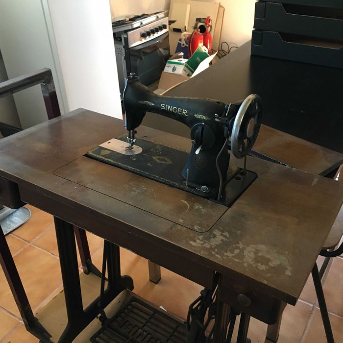Máquina de Costura Singer antiga