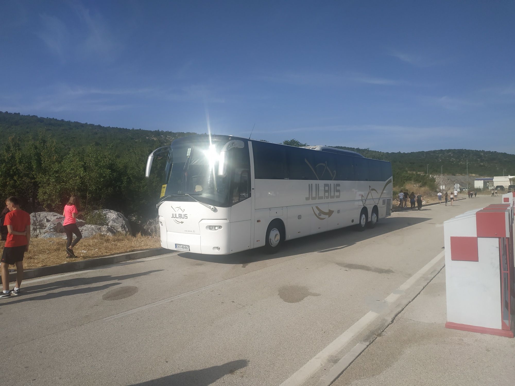 Przewóz osób, gosci weselnych, na lotnisko wynajem autokarów i busów