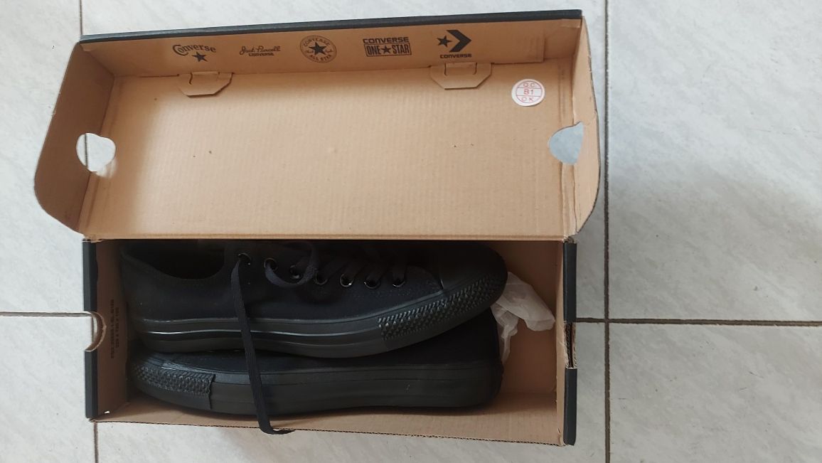 Ténis.  Novos. Converse All Star