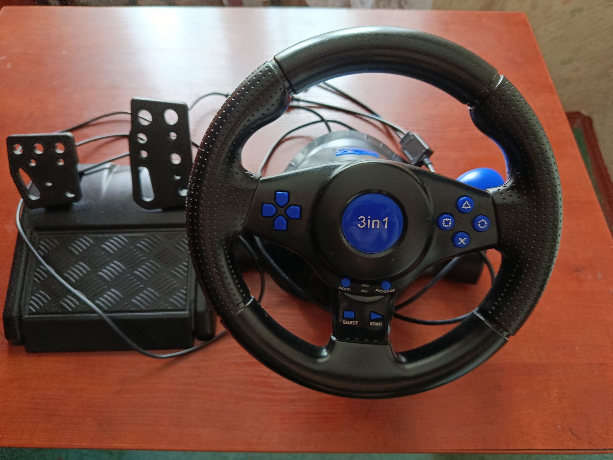 Игровой руль с педалями