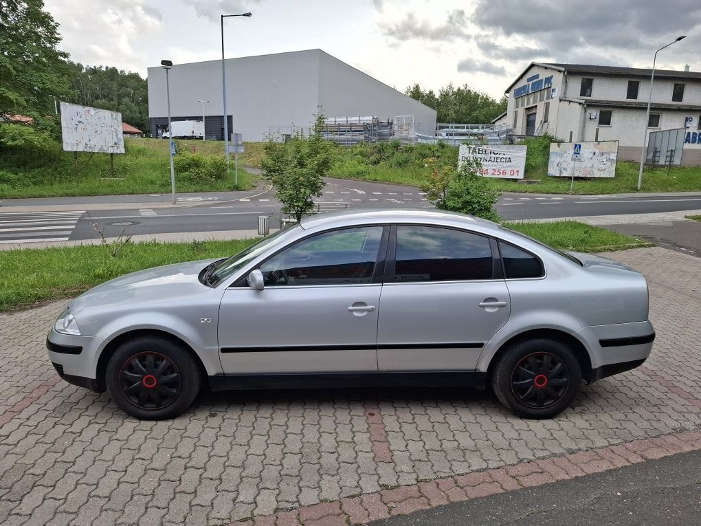 VW Passat B5 Fl Sedan 1.6 102km Stan B.DB Klima Zarejestrowany