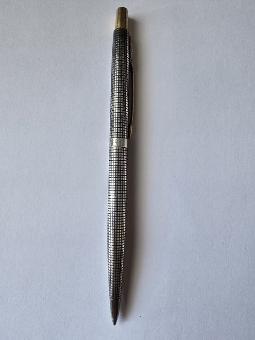 Caneta Parker prata