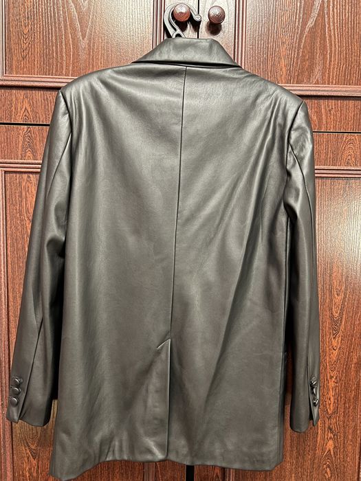 Піджак з екошкіри чорний