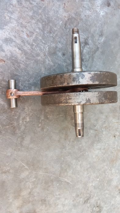 Коленвал. Минск 12 и 6 вольт.