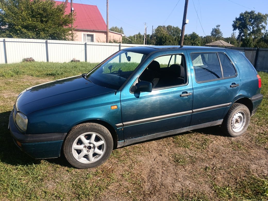 Продам машину Хэтчбек Volkswagen Golf 3