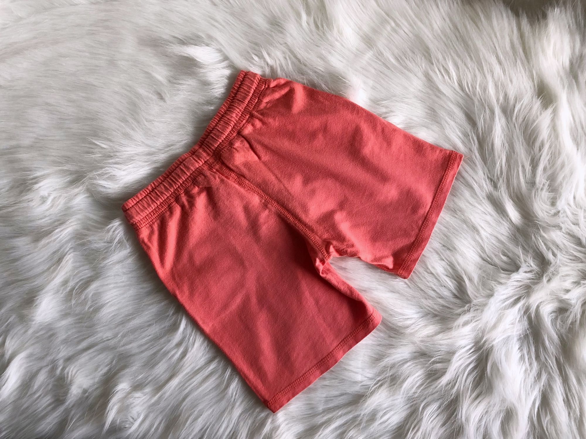 H&M lekkie koralowe szorty rozm. 110
