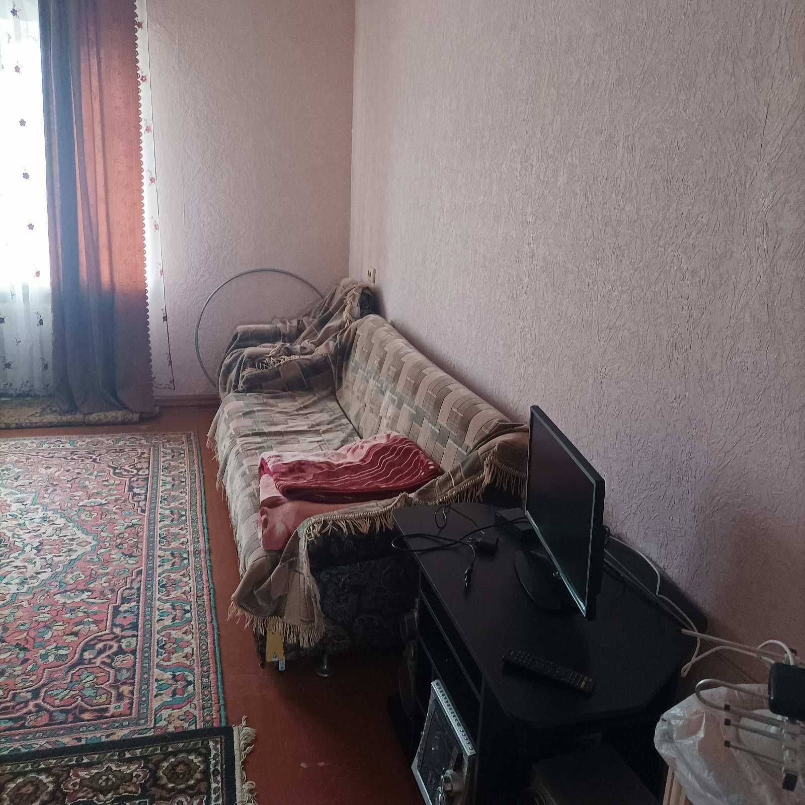 Продається двохповерховий будинок в центрі міста