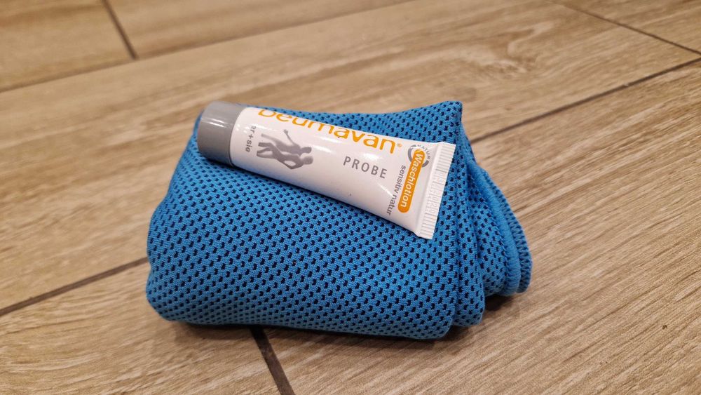 Ręcznik szybkoschnący średni rozmiar niebieski