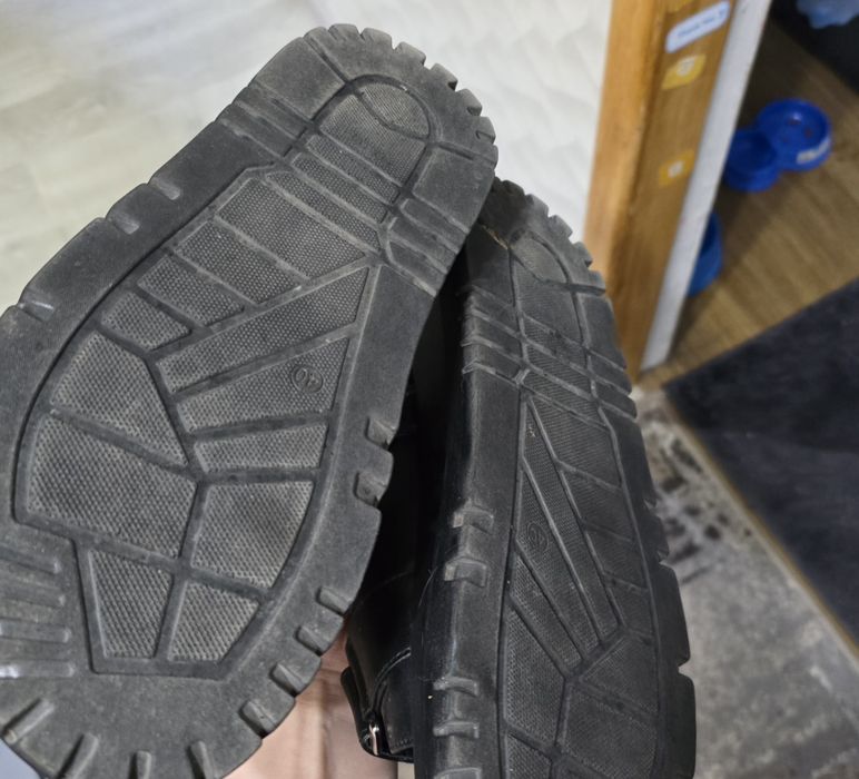 Шльопанці шкіряні  чорні