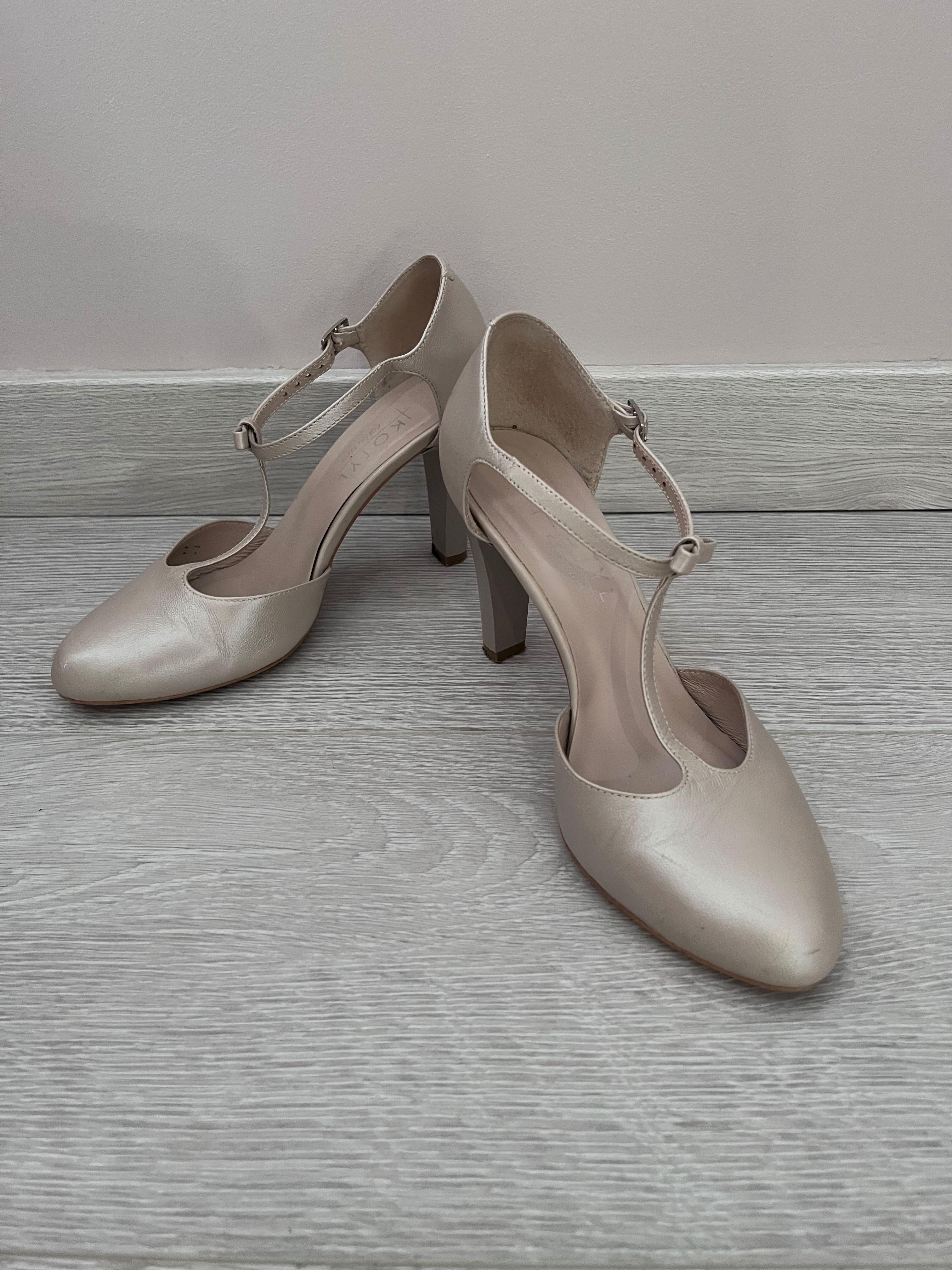 Sprzedam buty Ślubne Kotyl Perłowe Lico