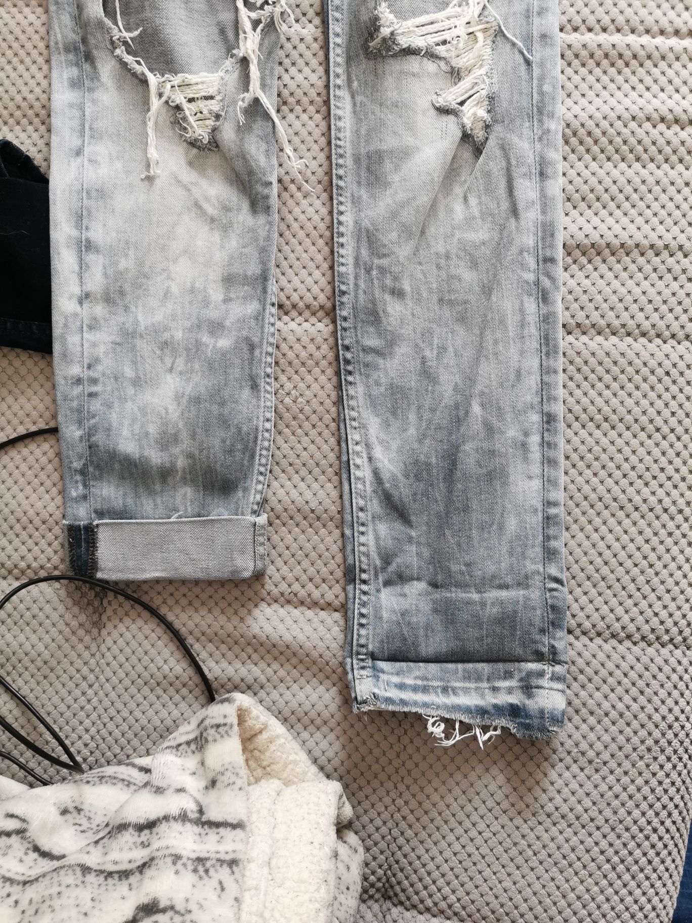 Spodnie jeansowe H&M z dziurami Skinny Low Waist 27/32