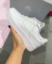 Nike Air Force 1 Low '07 White 37.5