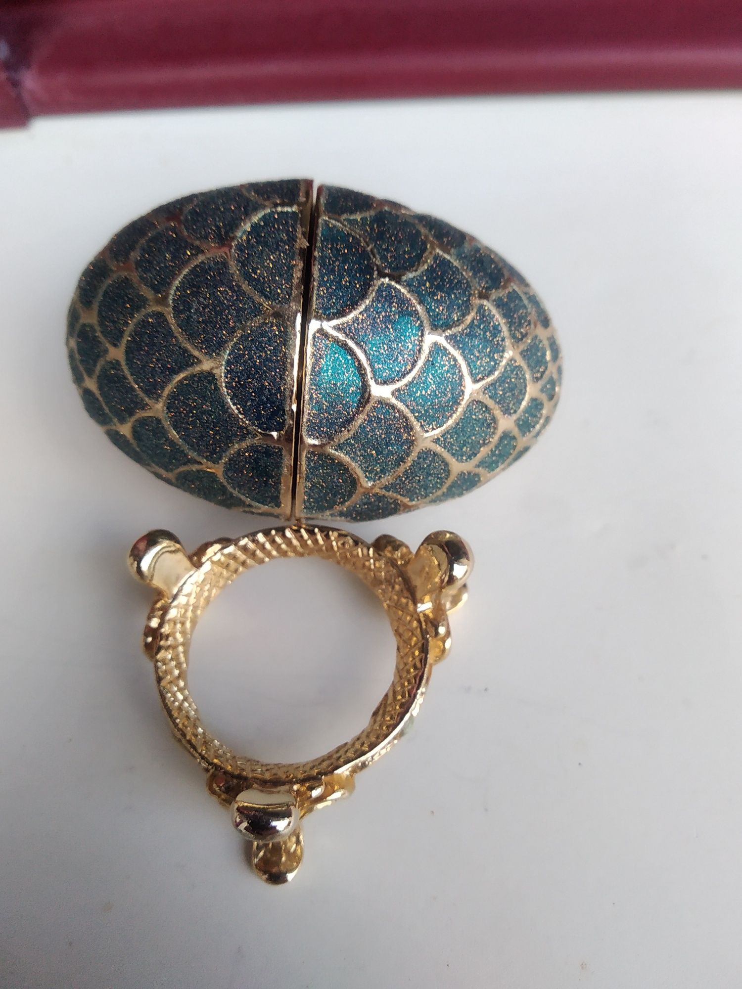 Guarda jóias tipo ovo Fabergé