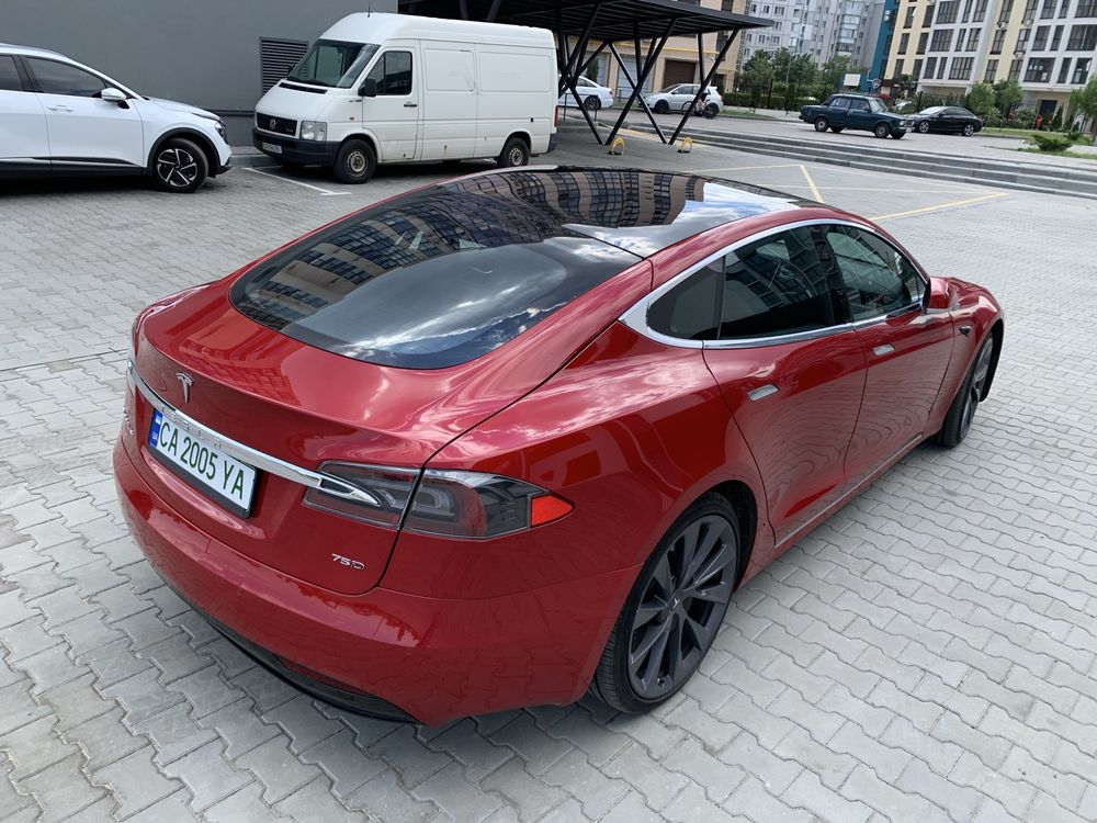 Tasla Model S 2018, FSD 3.0,