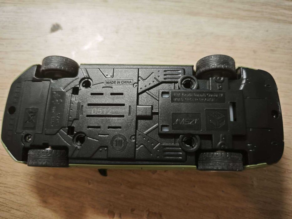 1/35 Skoda Superb miniatura