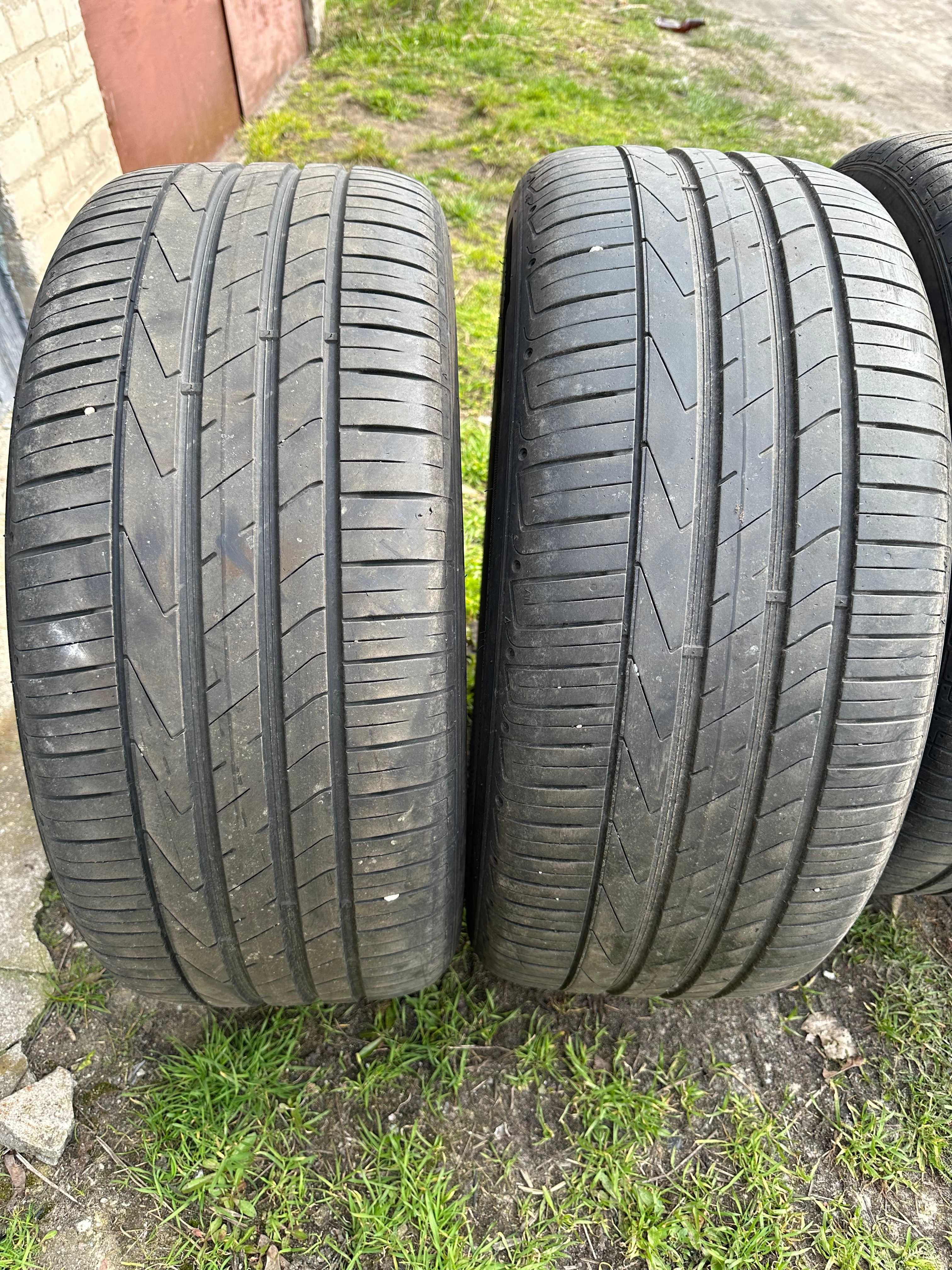 Sprzedam komplet opon letnich Hankook przód 235/55/R19, tył 255/50/R19