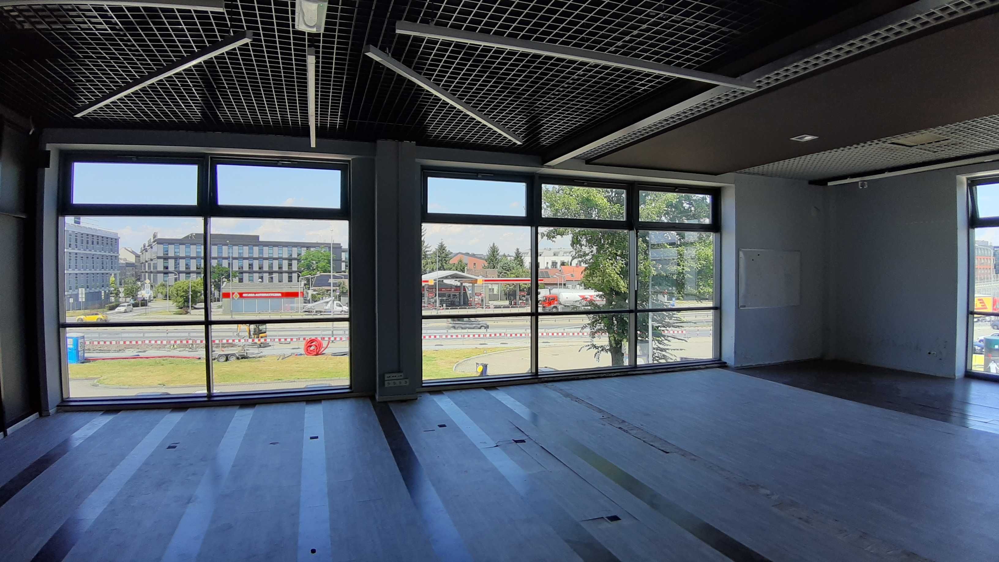 Lokal komercyjno-sportowy w CH King Square Kraków |930m2| + 57m2 dod.