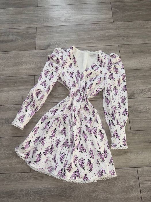 Розкішна нова сукня