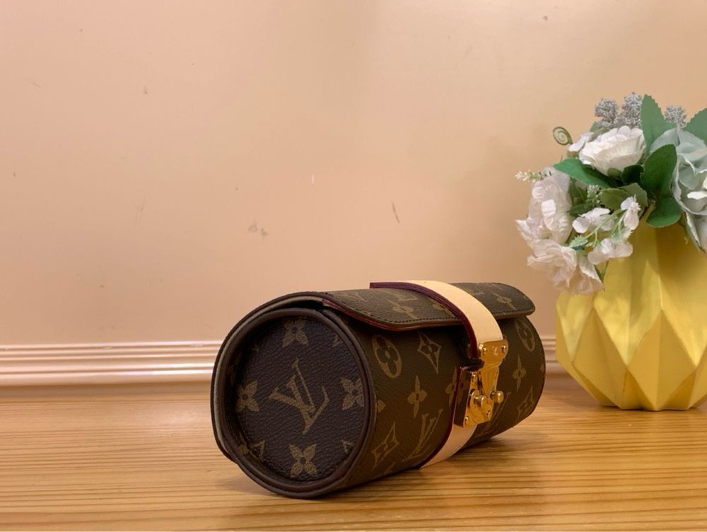Louis Vuitton Etui Bijoux (шкатулка для украшений)