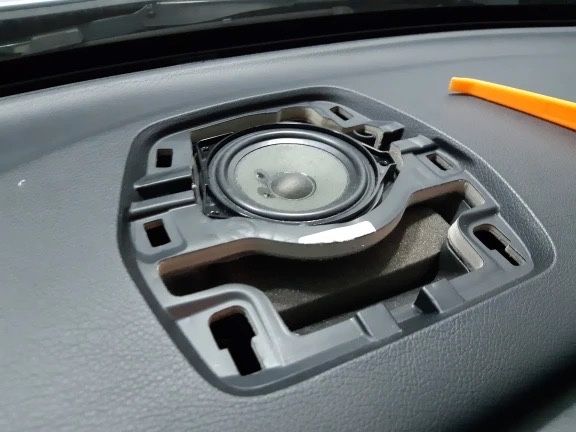 накладка на центральный динамик burmester mercedes W205 GLC C200 C180