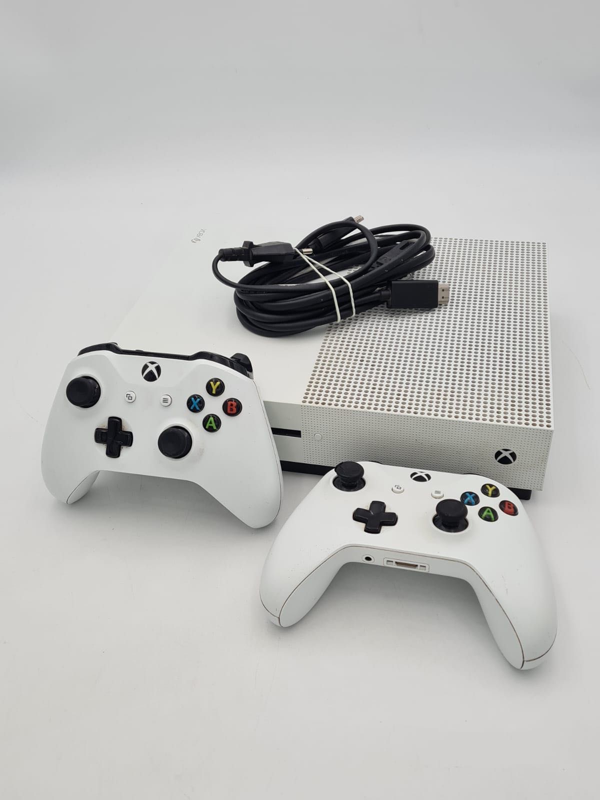 Konsola Xbox One S 1TB 1681 opis