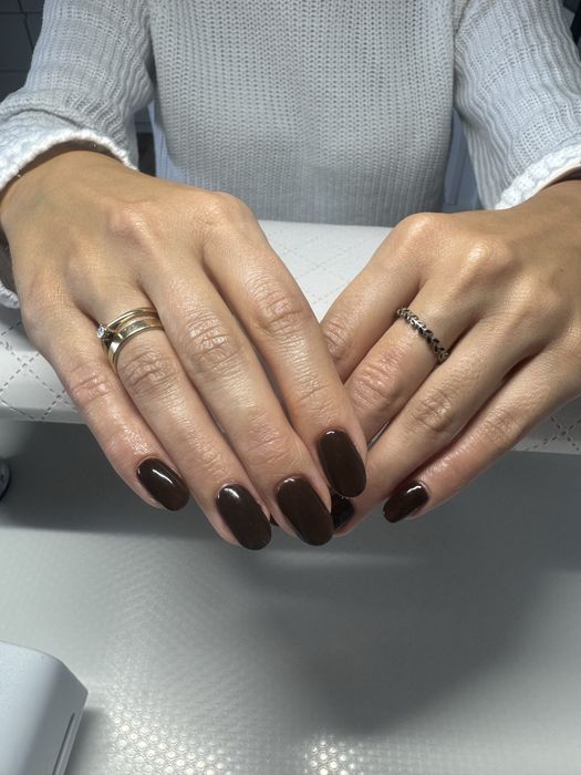 Manicure hybrydowy – profesjonalnie i bezpiecznie