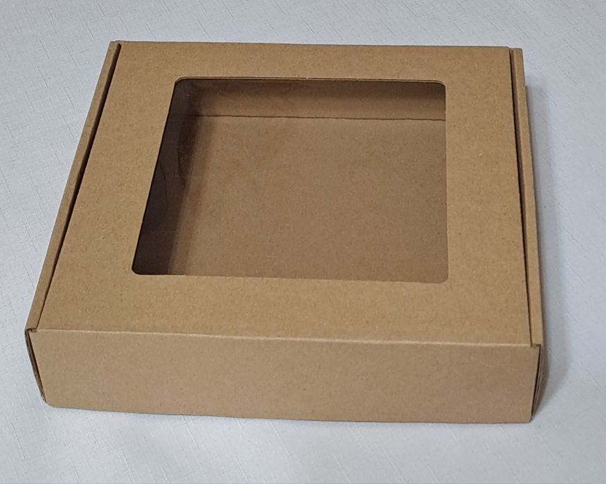 Pudełka fasonowe z okienkiem