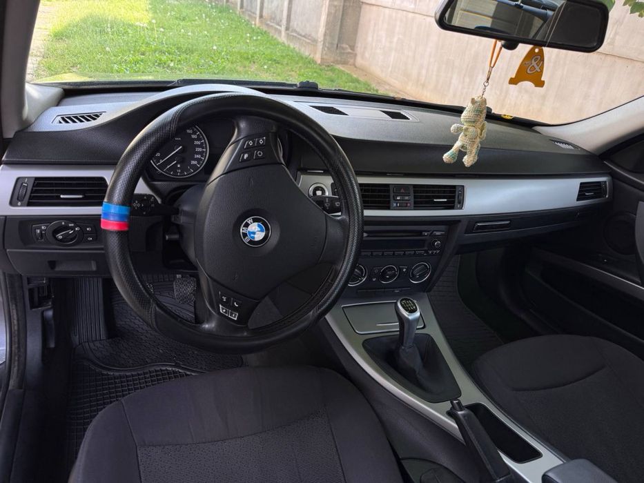 BMW E90 2.0 бензин ,