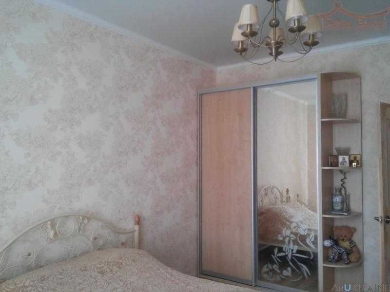 Продам  уютную 2-х квартиру в Альтаире 1