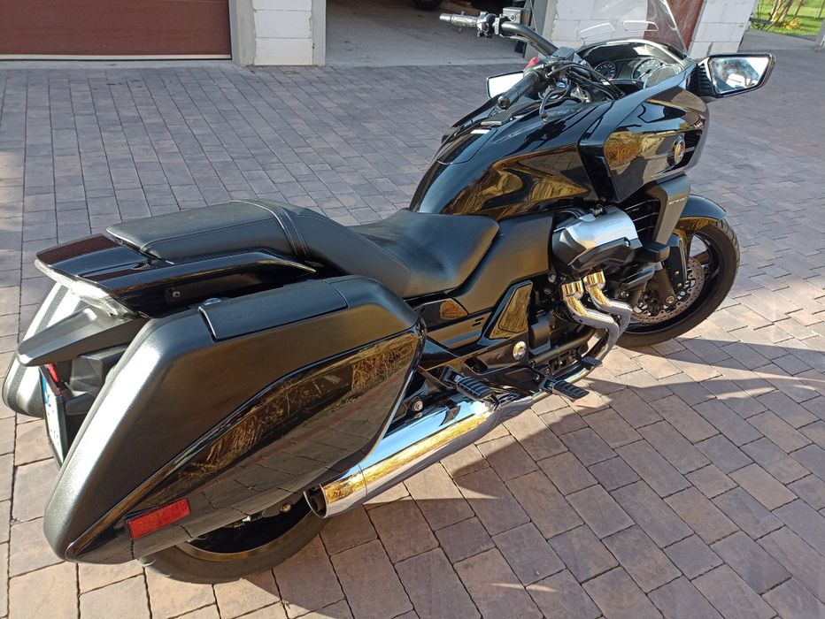 Honda CTX 1300 deluxe,  ABS, kontrola trakcji, radio.