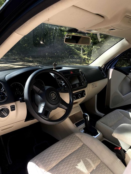 Авто Volkswagen Tiguan