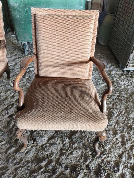 Cadeirões rústicos para restaurar