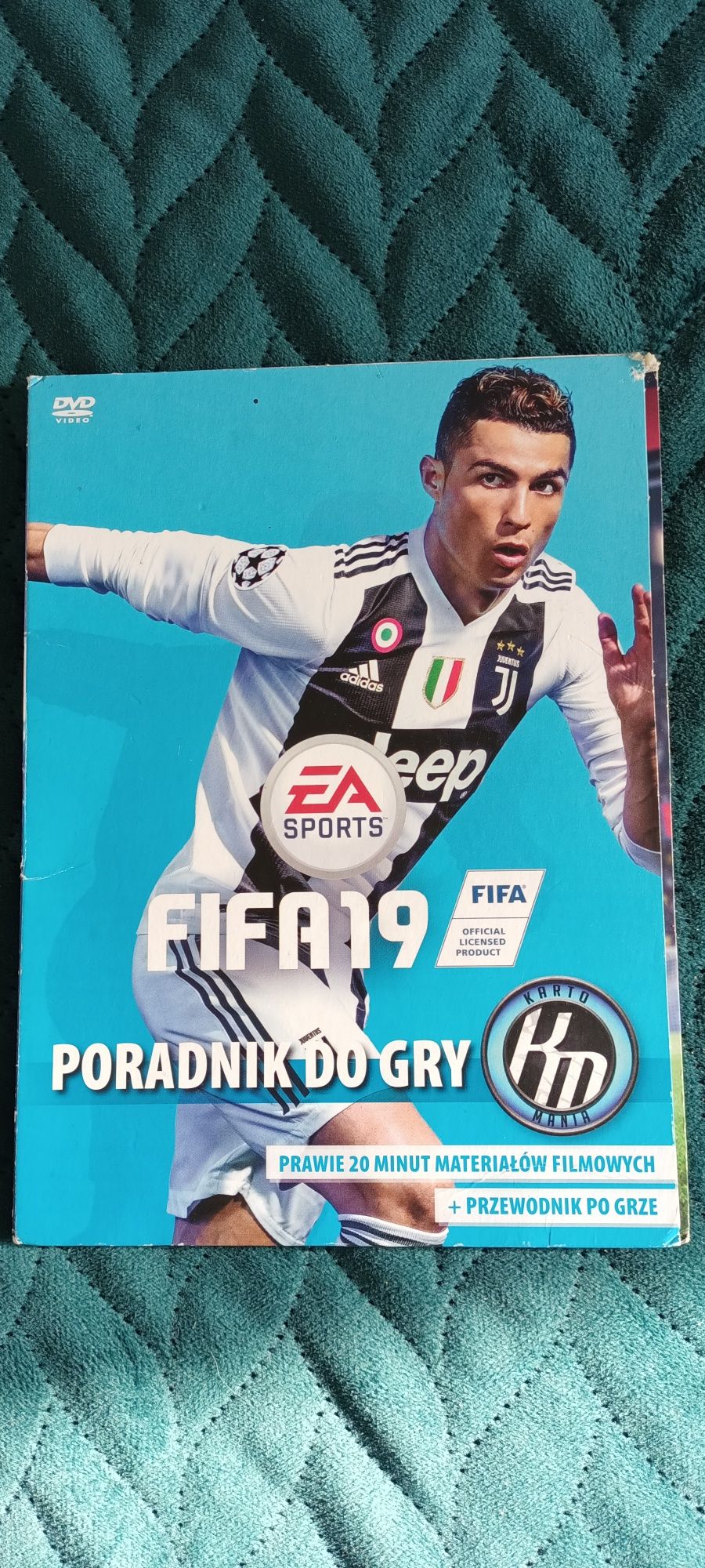 Poradnik do gry FIFA 19 DVD