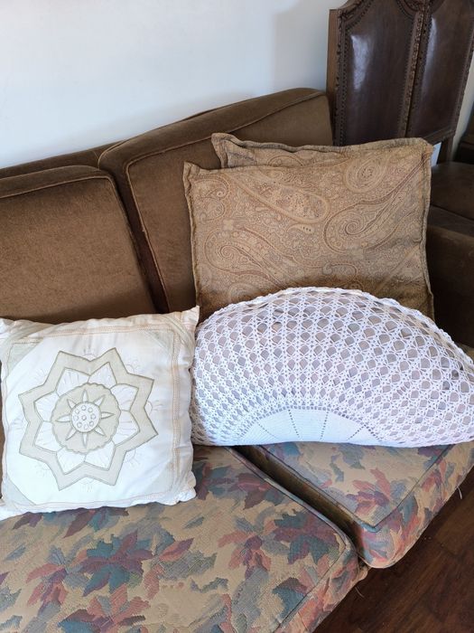 Ofereço Conjunto de 3 sofás de veludo