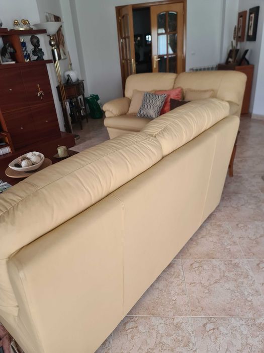 Sofás sem marcas de uso