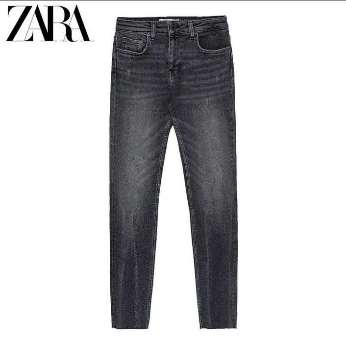 Светр в смужку  з горловиною