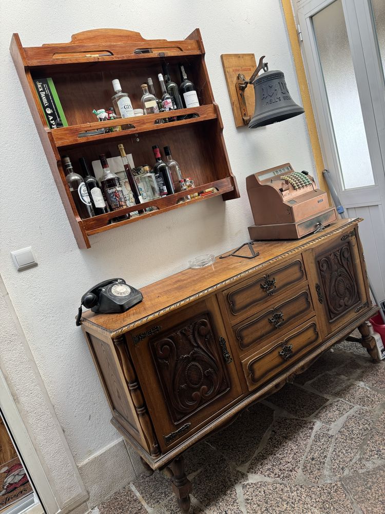 Movel aparador antigo estilo retro