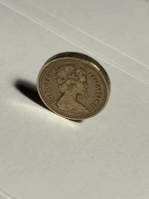 Kolekcjonerska moneta one pound z 1983 roku