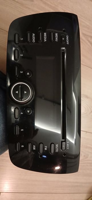 Radio F263 DORIAN do Fiat Doblo, Opel Combo. W zestawie ramka i Parrot