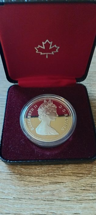 Продам серебряную монету