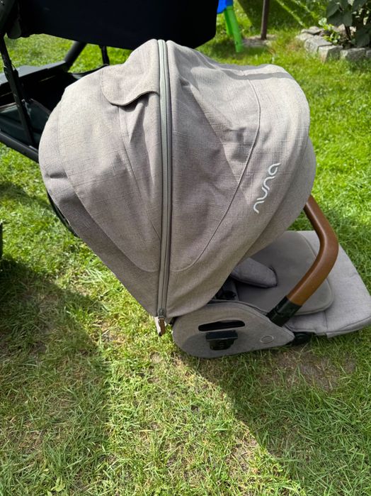 Wózek Nuna MIXX next i fotelik z bazą Nuna PIpa