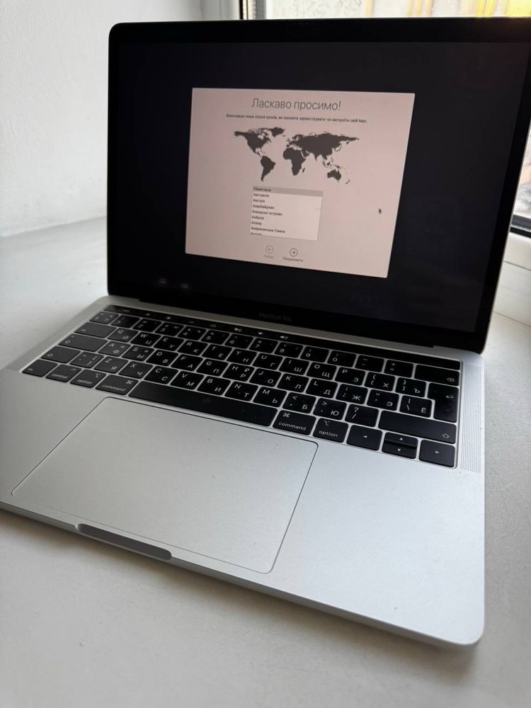 Продам MacBook pro 2019